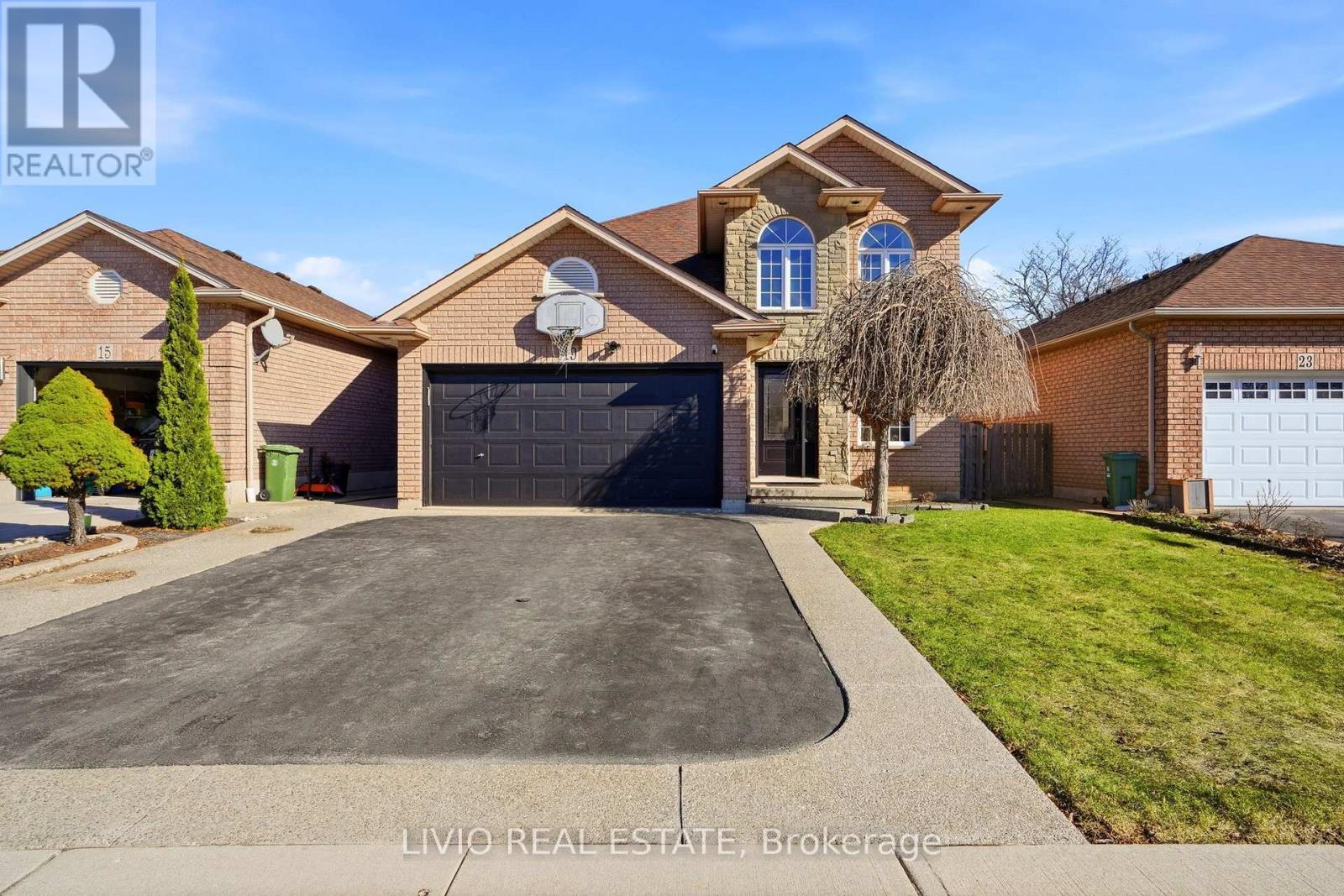 19 Konstantine Court, Hamilton, ON - Outdoor