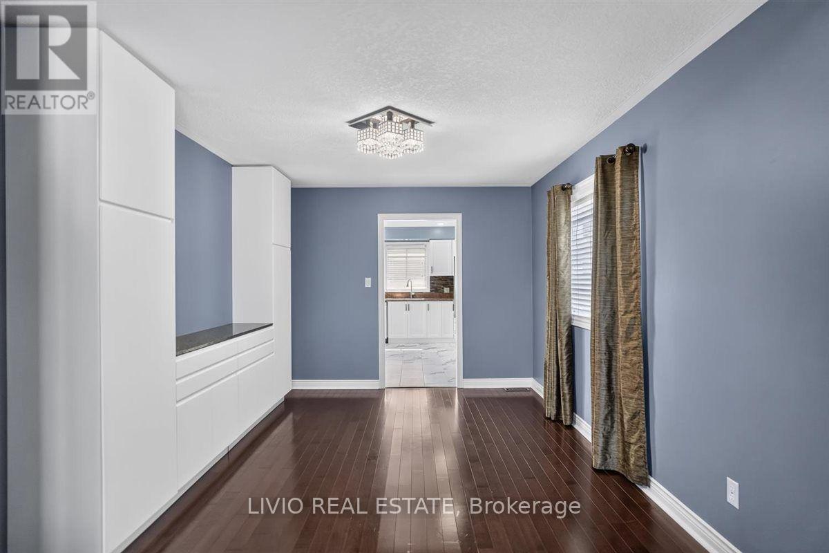 19 Konstantine Court, Hamilton, ON - Indoor Photo Showing Other Room