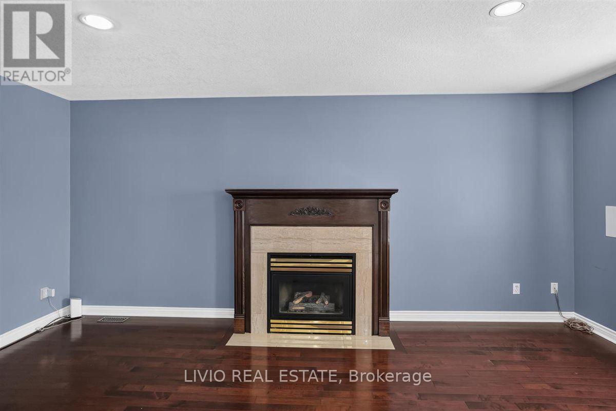 19 Konstantine Court, Hamilton, ON - Indoor With Fireplace