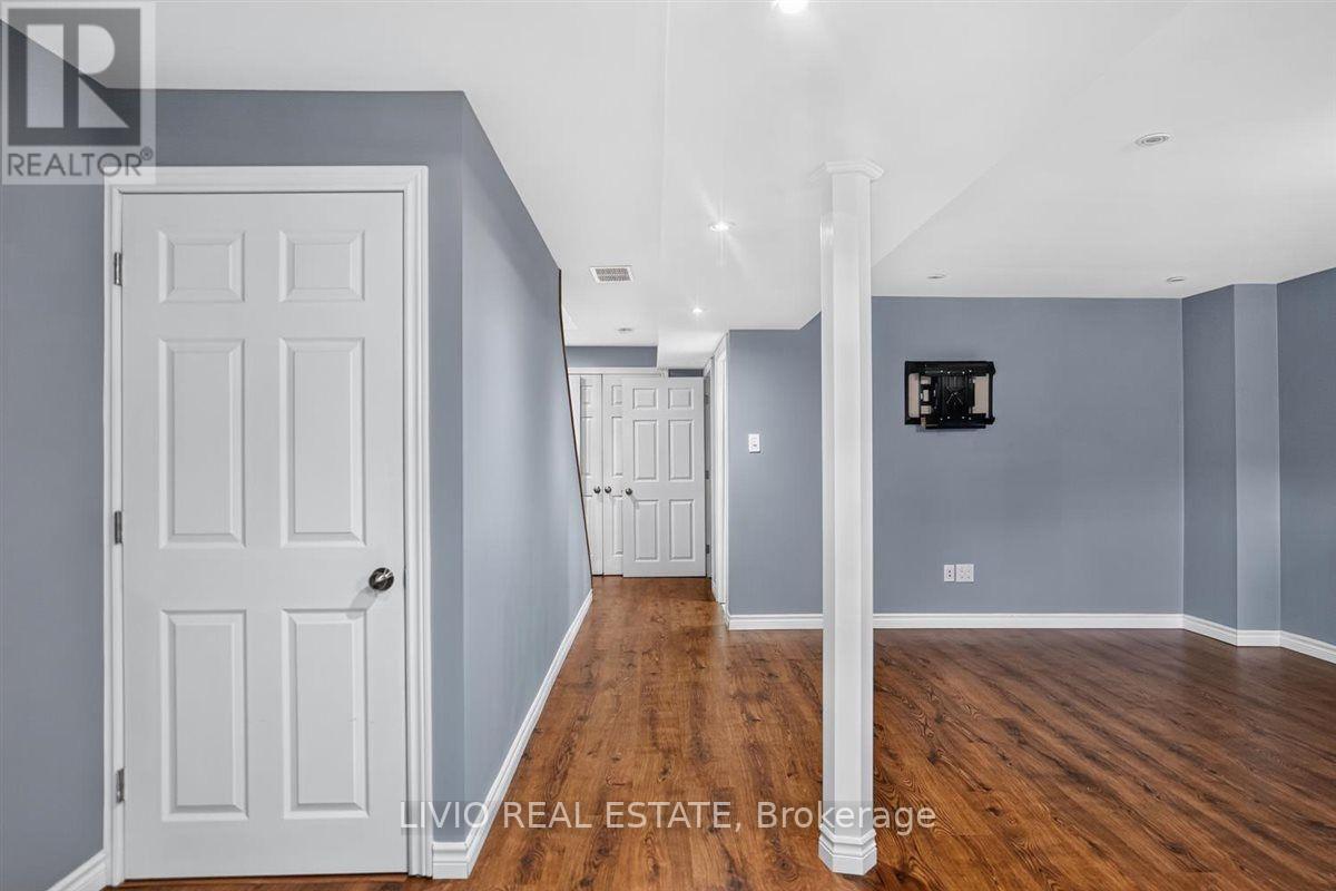 19 Konstantine Court, Hamilton, ON - Indoor Photo Showing Other Room