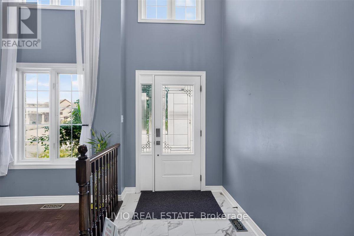 19 Konstantine Court, Hamilton, ON - Indoor Photo Showing Other Room