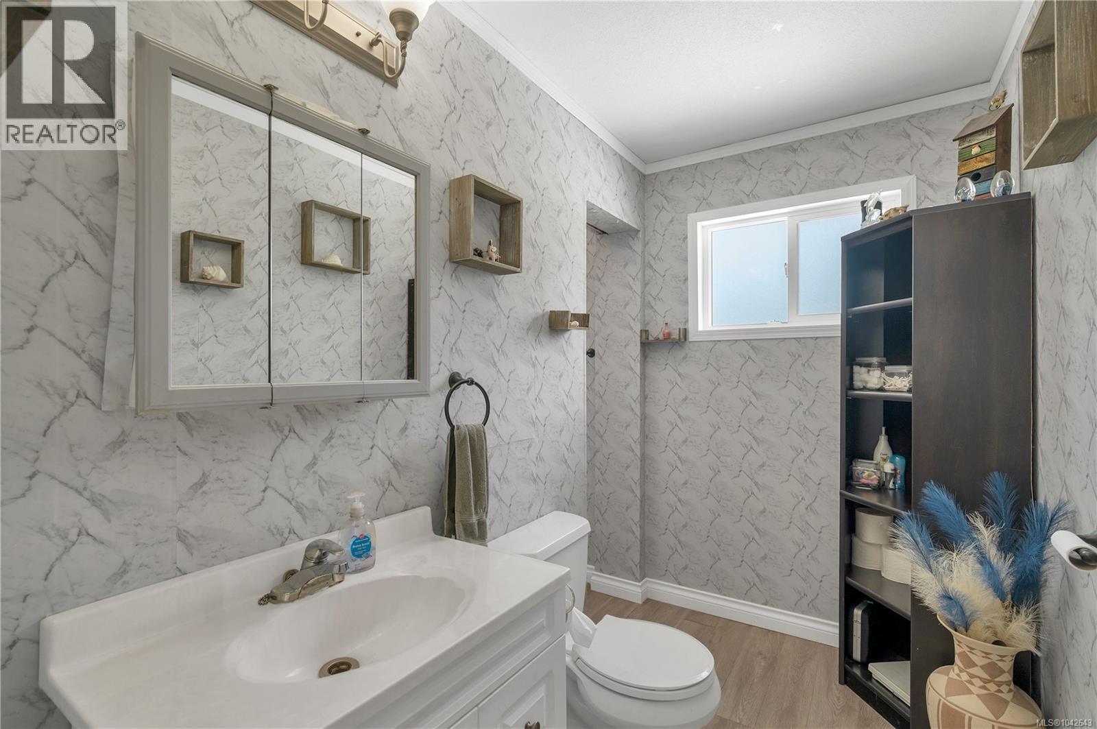 2605 Soderholm Rd, Campbell River, BC - Indoor Photo Showing Bathroom