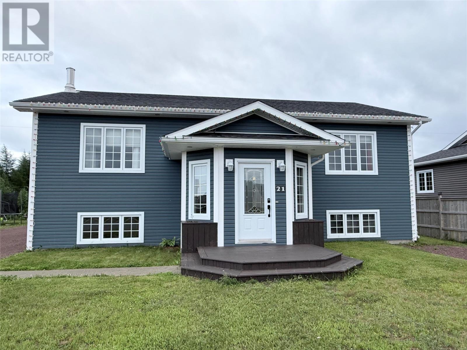 21 Smith Drive, Botwood, NL - Outdoor With Facade