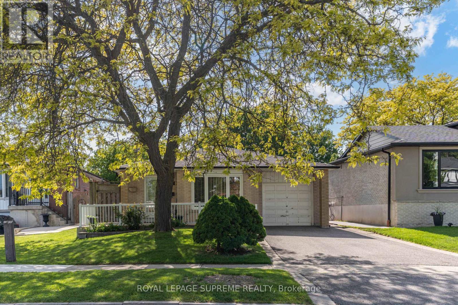 7236 Meyer Drive, Mississauga, ON - Outdoor