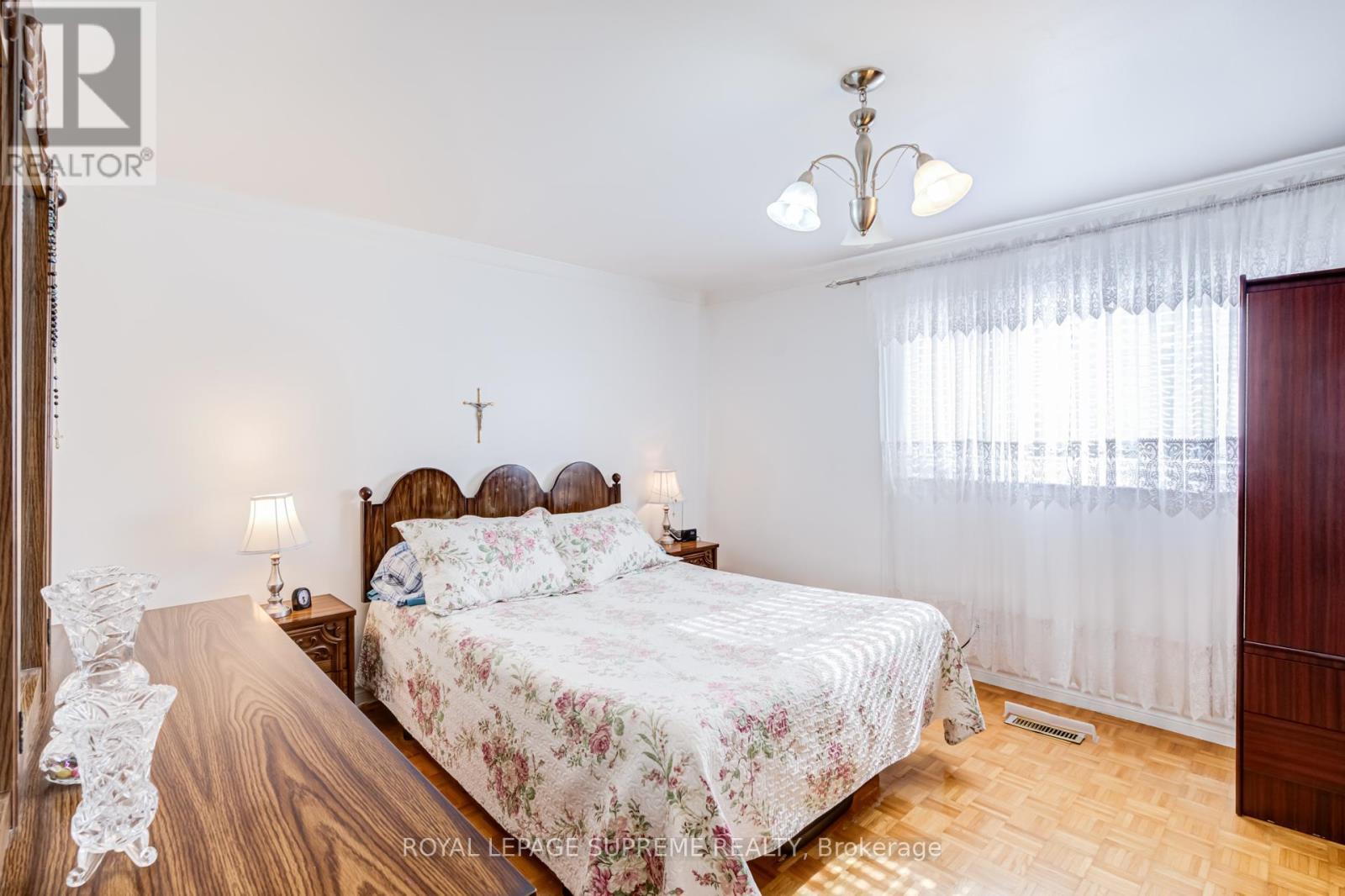 Primary Bedroom - 7236 Meyer Drive, Mississauga, ON - Indoor Photo Showing Bedroom