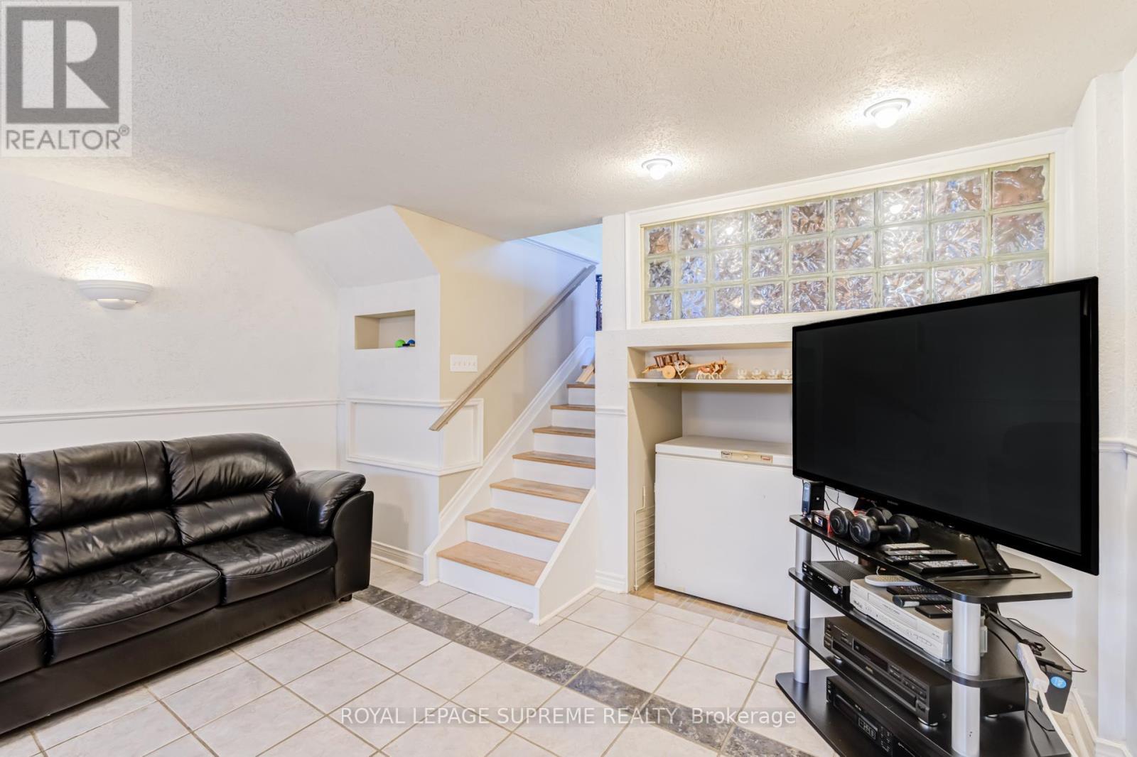7236 Meyer Drive, Mississauga, ON - Indoor