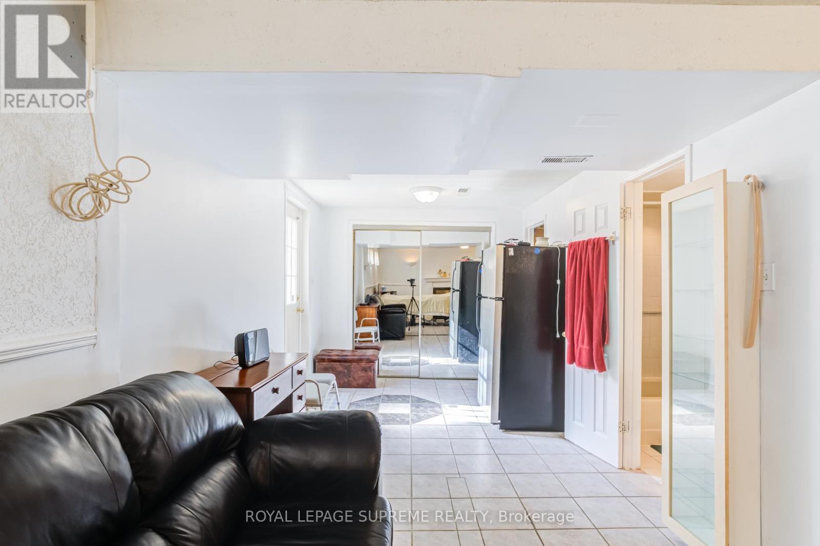 7236 Meyer Drive, Mississauga, ON - Indoor