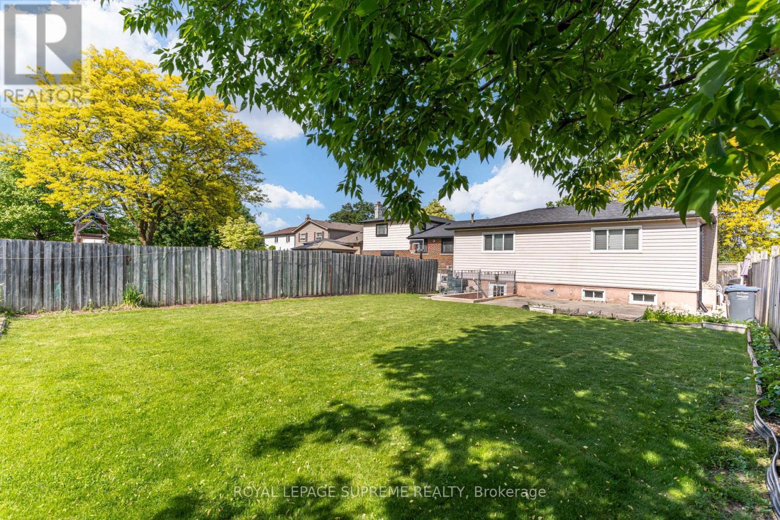 7236 Meyer Drive, Mississauga, ON - Outdoor