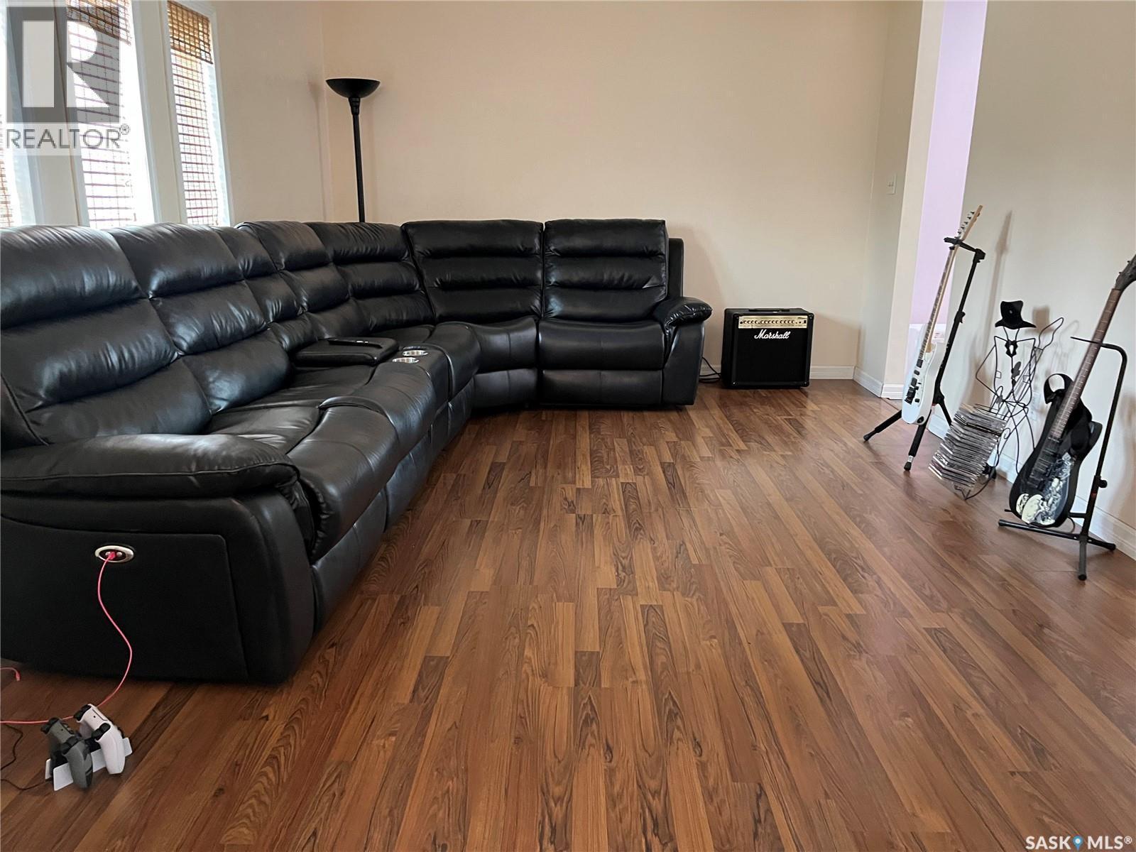 214 Westview Drive, Coronach, SK - Indoor Photo Showing Living Room
