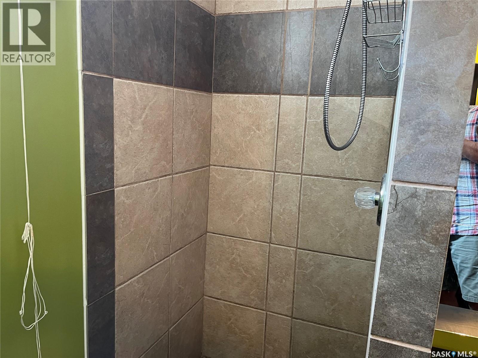 214 Westview Drive, Coronach, SK - Indoor Photo Showing Bathroom