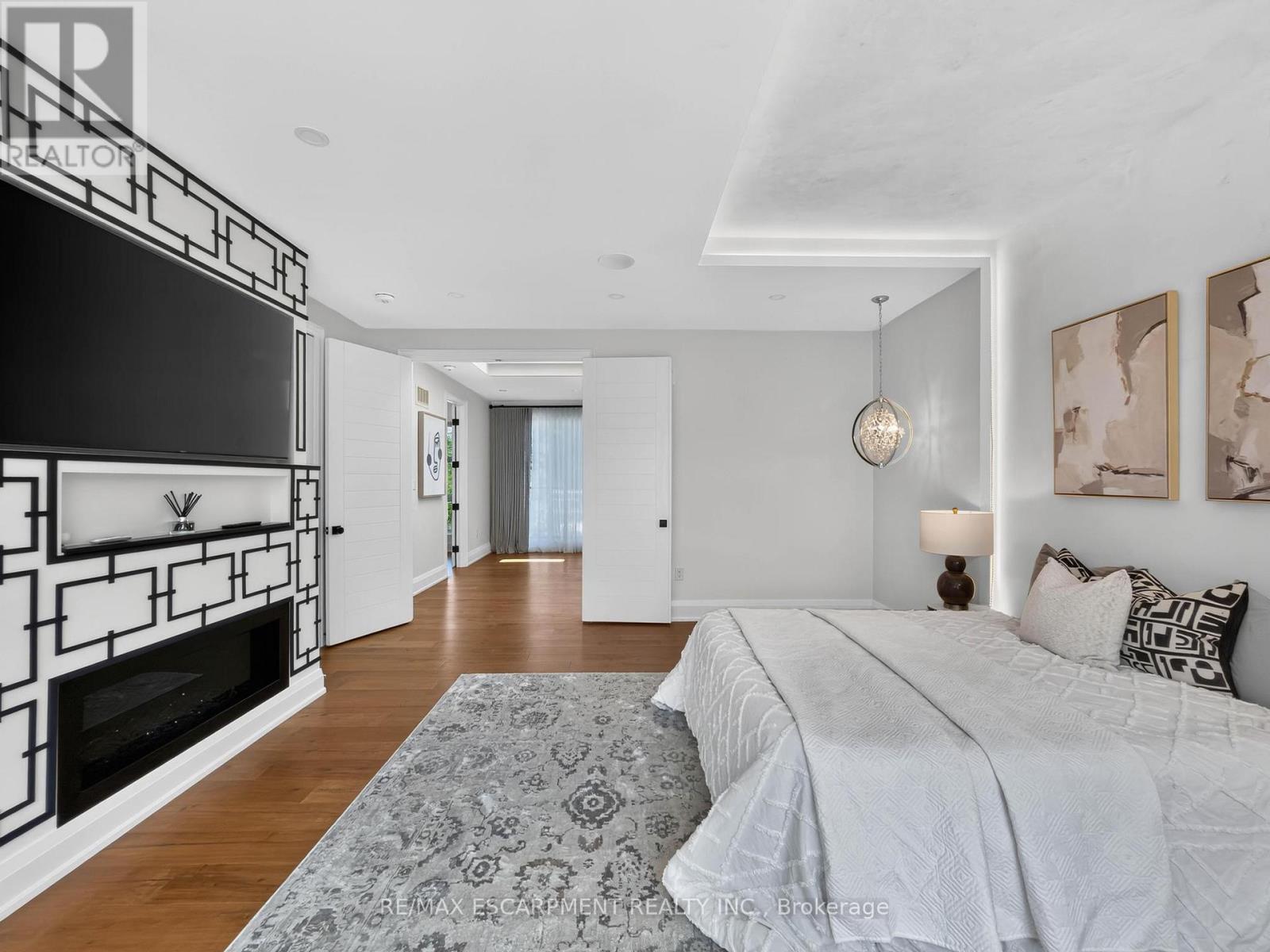 5178 Hunter Drive, Burlington, ON