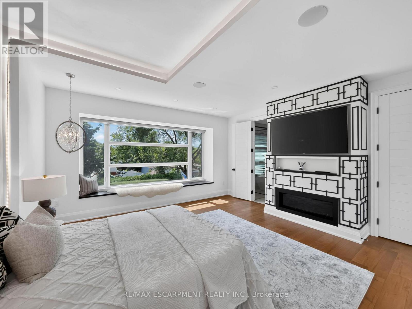 5178 Hunter Drive, Burlington, ON