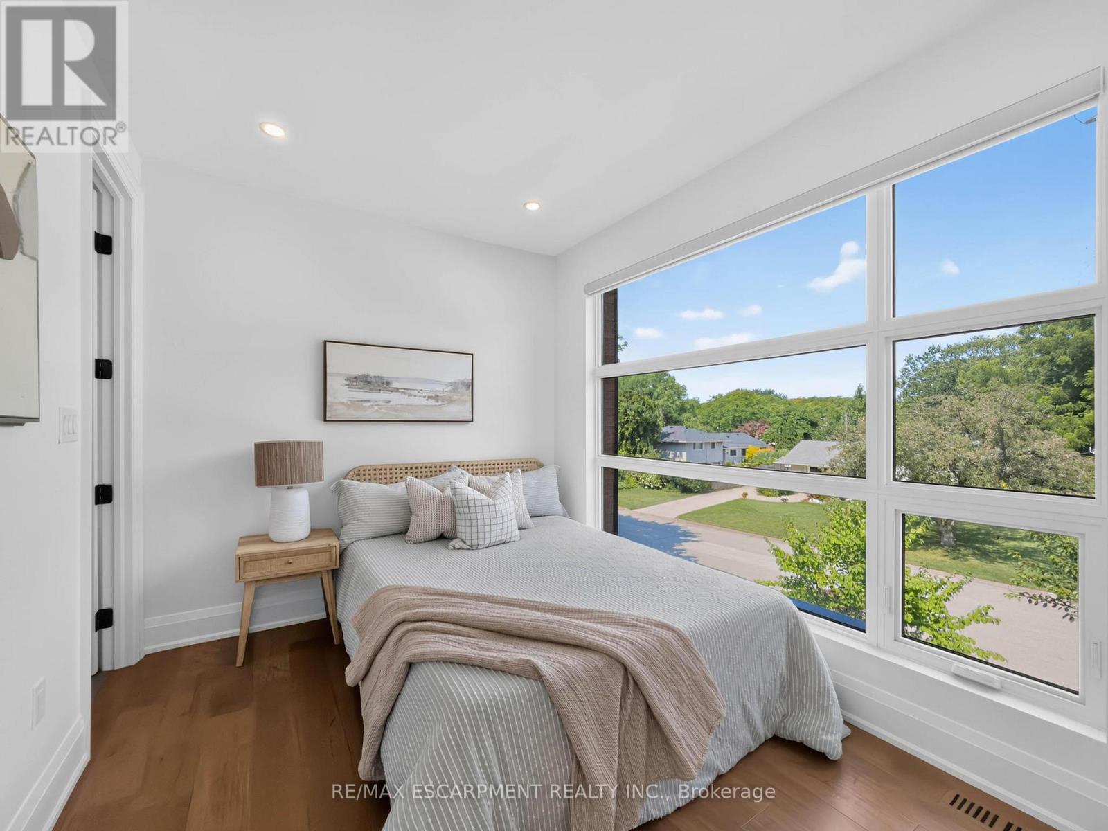 5178 Hunter Drive, Burlington, ON