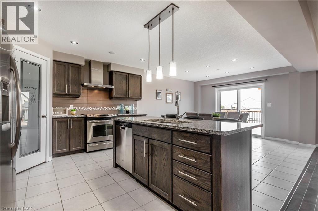 508 Netherwood Crescent, Kitchener, ON - Indoor Photo Showing Kitchen With Stainless Steel Kitchen With Double Sink With Upgraded Kitchen