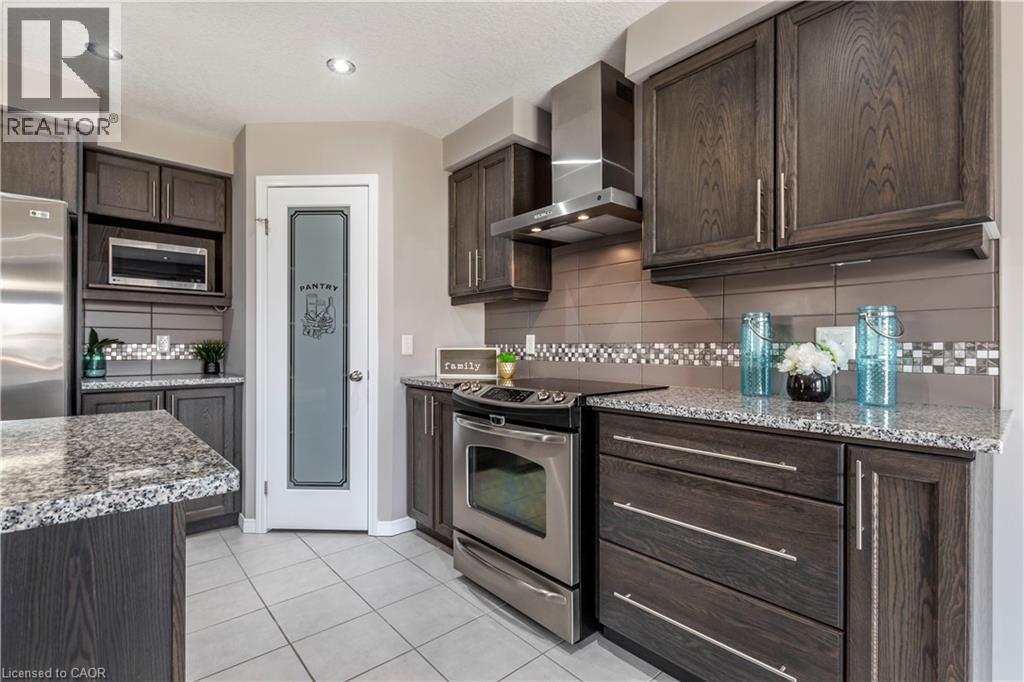 508 Netherwood Crescent, Kitchener, ON - Indoor Photo Showing Kitchen With Stainless Steel Kitchen With Upgraded Kitchen