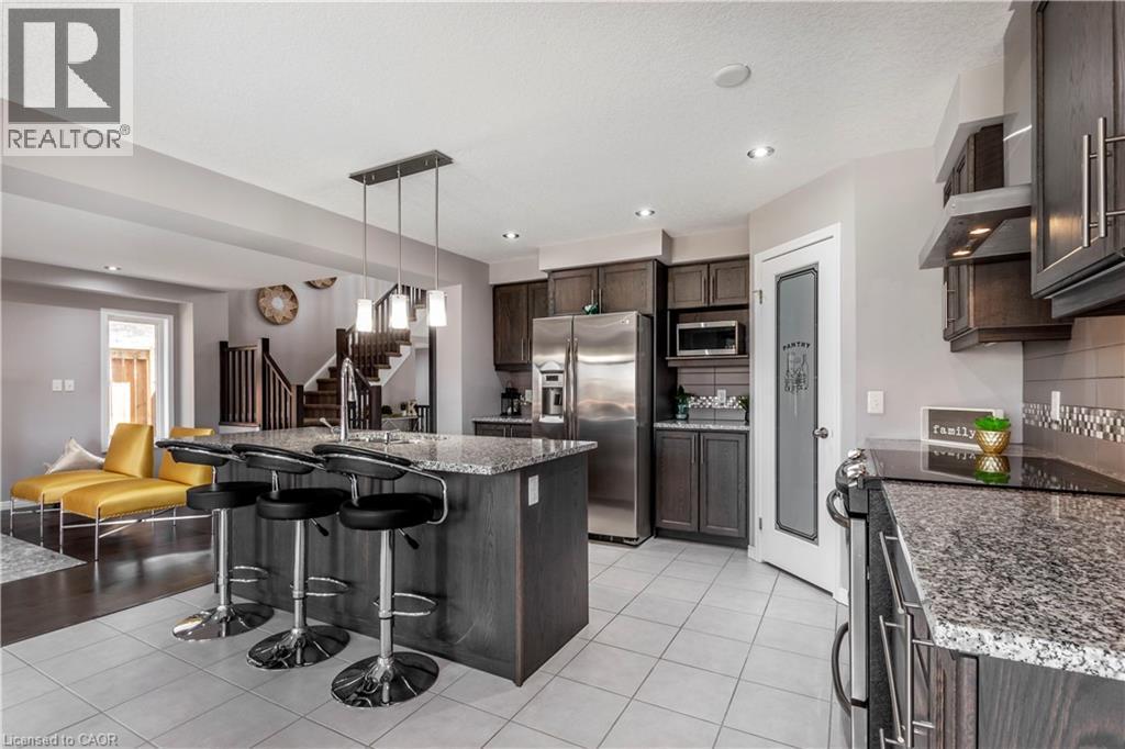 508 Netherwood Crescent, Kitchener, ON - Indoor Photo Showing Kitchen With Stainless Steel Kitchen With Upgraded Kitchen