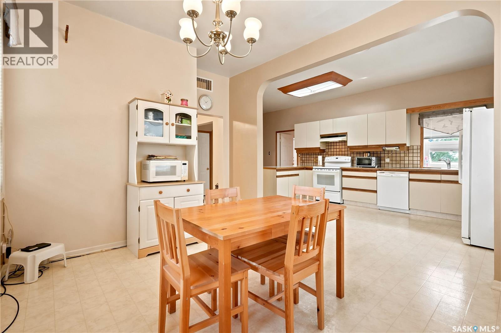 749 Gibson Road, Balgonie, SK - Indoor