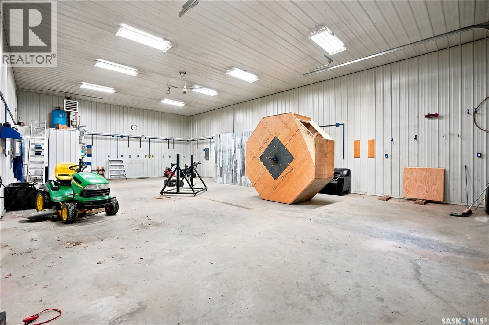 749 Gibson Road, Balgonie, SK - Indoor Photo Showing Garage