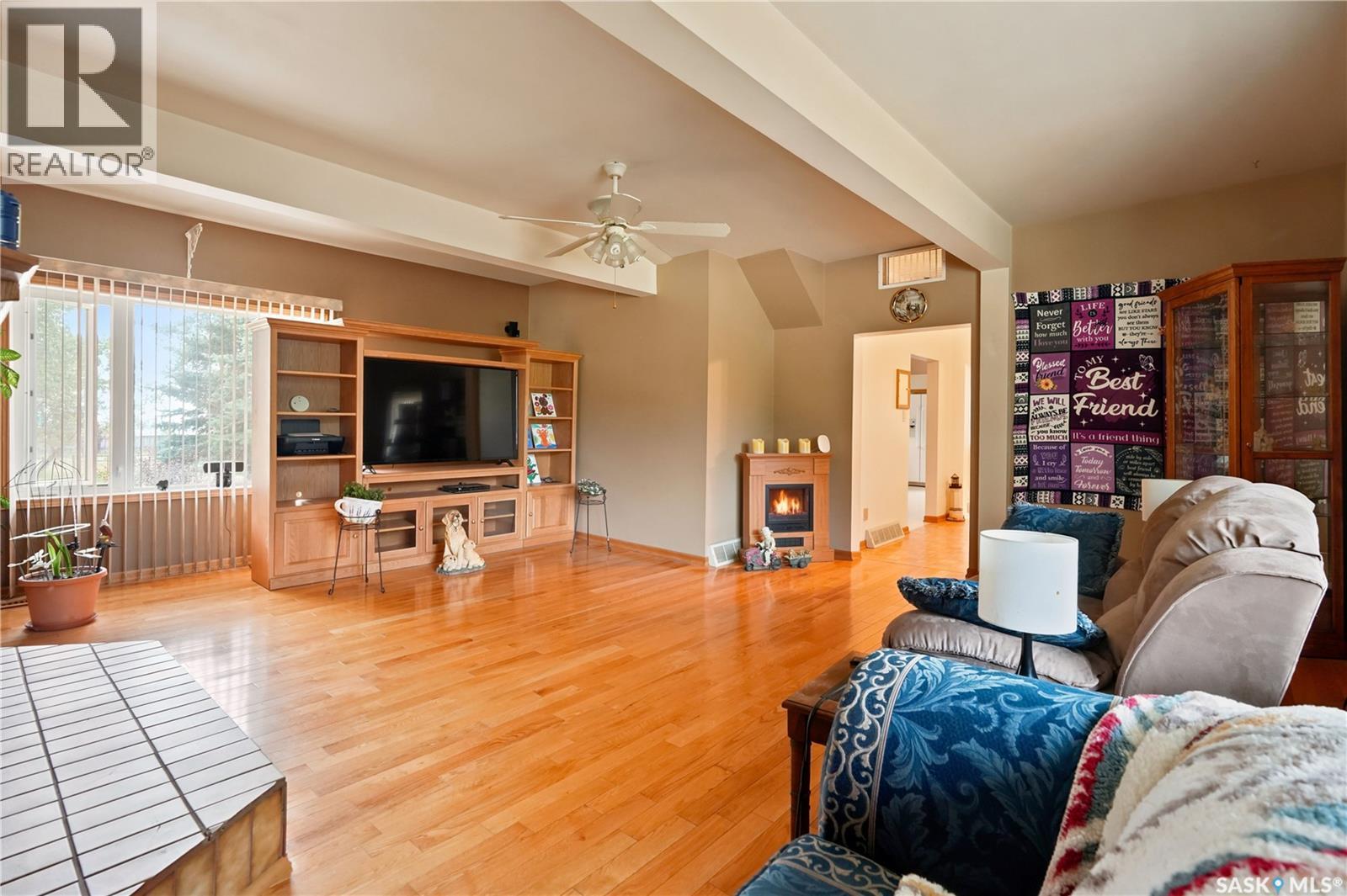 749 Gibson Road, Balgonie, SK - Indoor Photo Showing Living Room