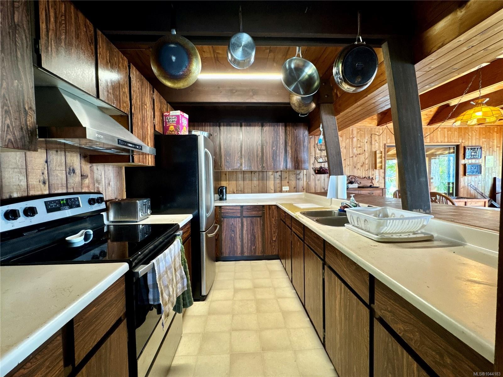 185 Leeson Point Rd, Quatsino, BC