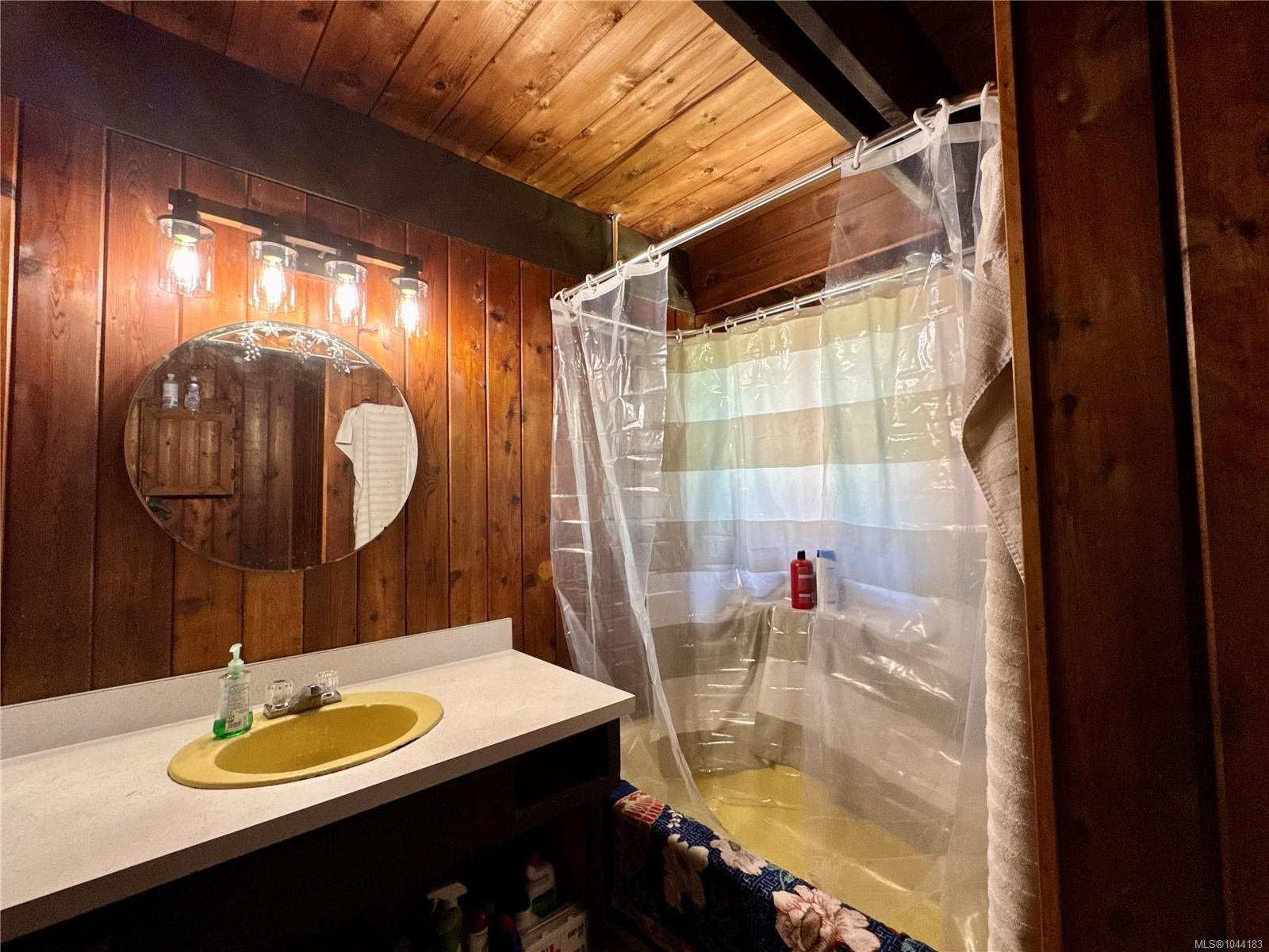 185 Leeson Point Rd, Quatsino, BC