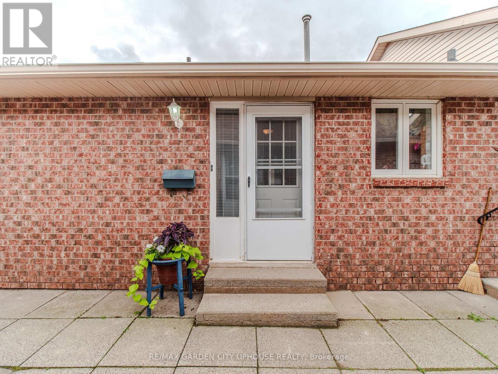Welcome to Unit 103 - 103 - 122 Bunting Road, St. Catharines (E. Chester), ON - Outdoor With Exterior