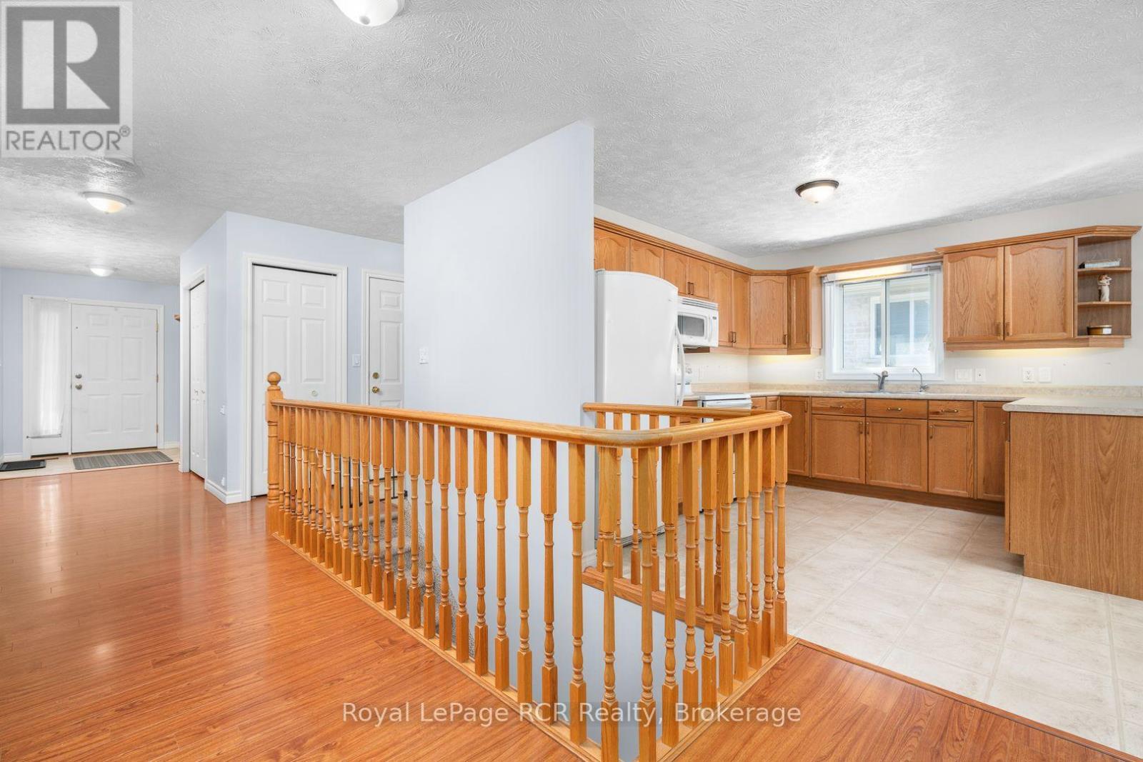 246 16Th Avenue Crescent, Hanover, ON - Indoor Photo Showing Kitchen