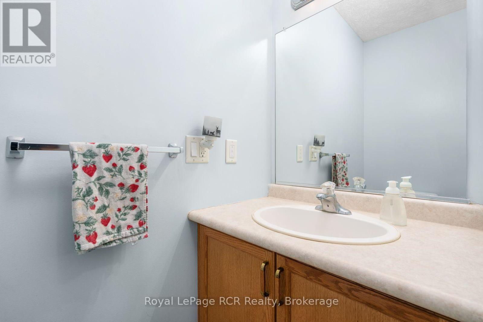 246 16Th Avenue Crescent, Hanover, ON - Indoor Photo Showing Bathroom