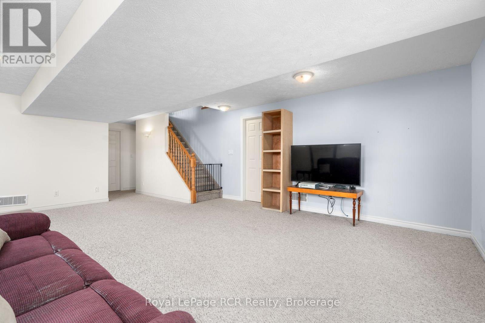 downstairs to walkout lower level - 246 16Th Avenue Crescent, Hanover, ON - Indoor