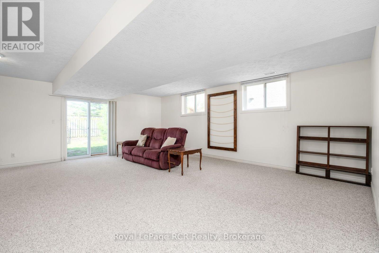 sliding doors to backyard - 246 16Th Avenue Crescent, Hanover, ON - Indoor