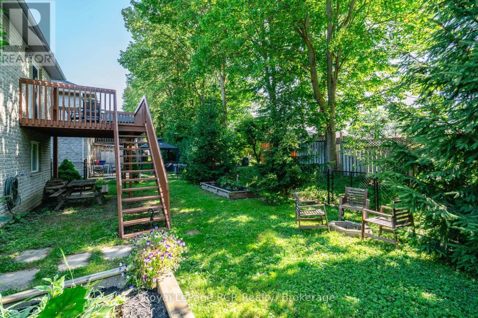 246 16Th Avenue Crescent, Hanover, ON - Outdoor With Deck Patio Veranda