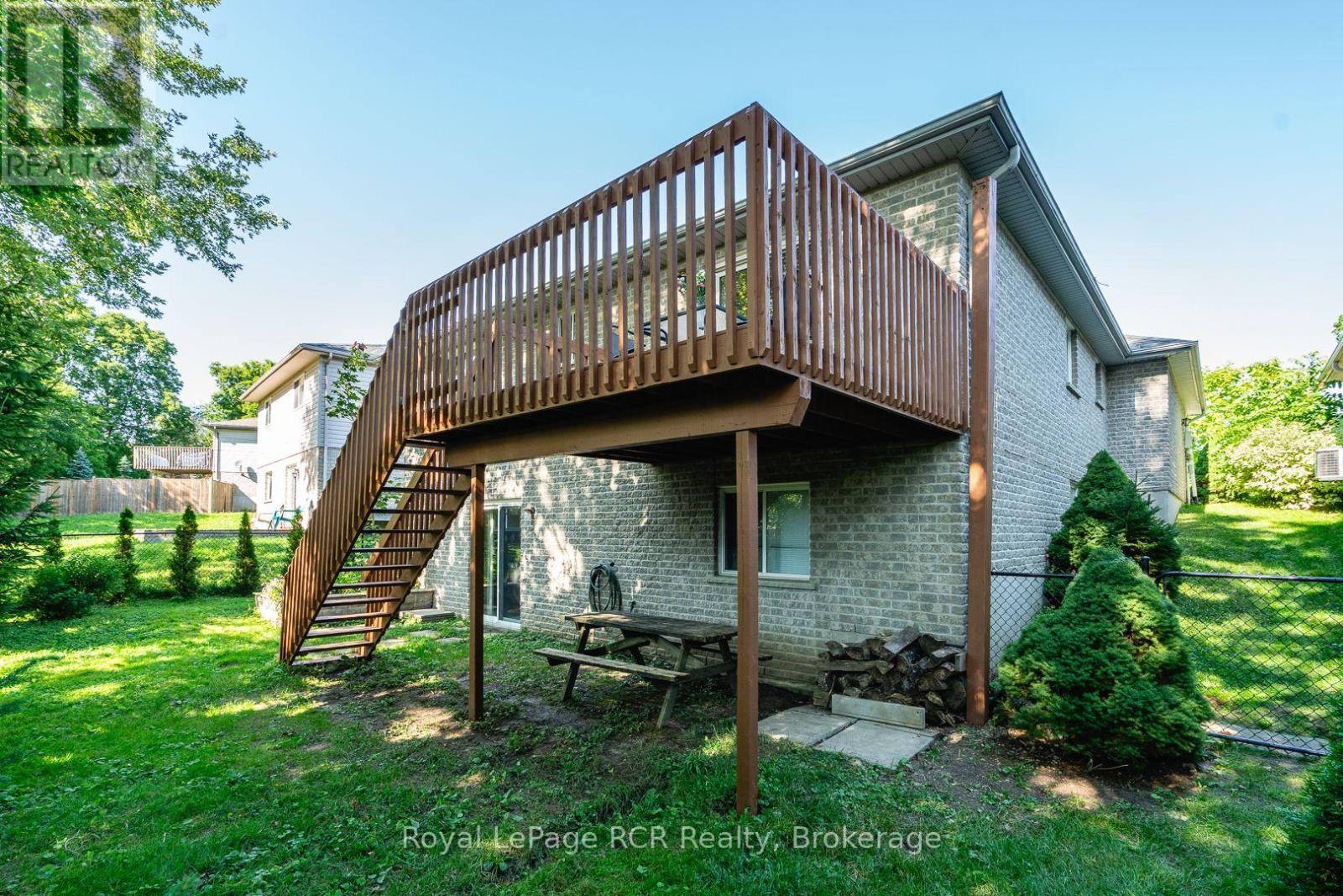 246 16Th Avenue Crescent, Hanover, ON - Outdoor With Deck Patio Veranda