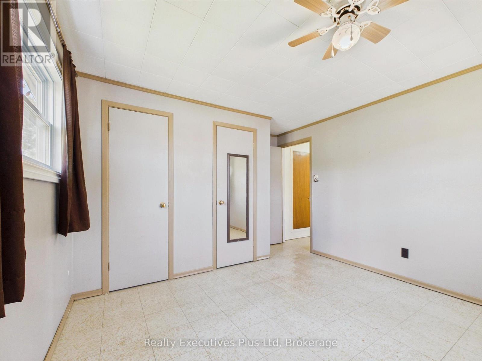 106 Cheryl Crescent, Strong, ON - Indoor Photo Showing Other Room