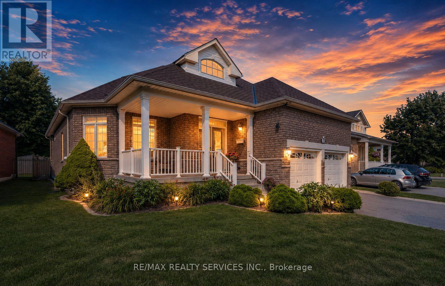 128 Valleywood Boulevard, Caledon, ON - Outdoor With Facade