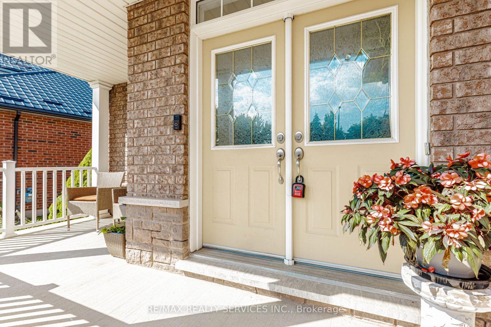 128 Valleywood Boulevard, Caledon, ON - Outdoor With Exterior