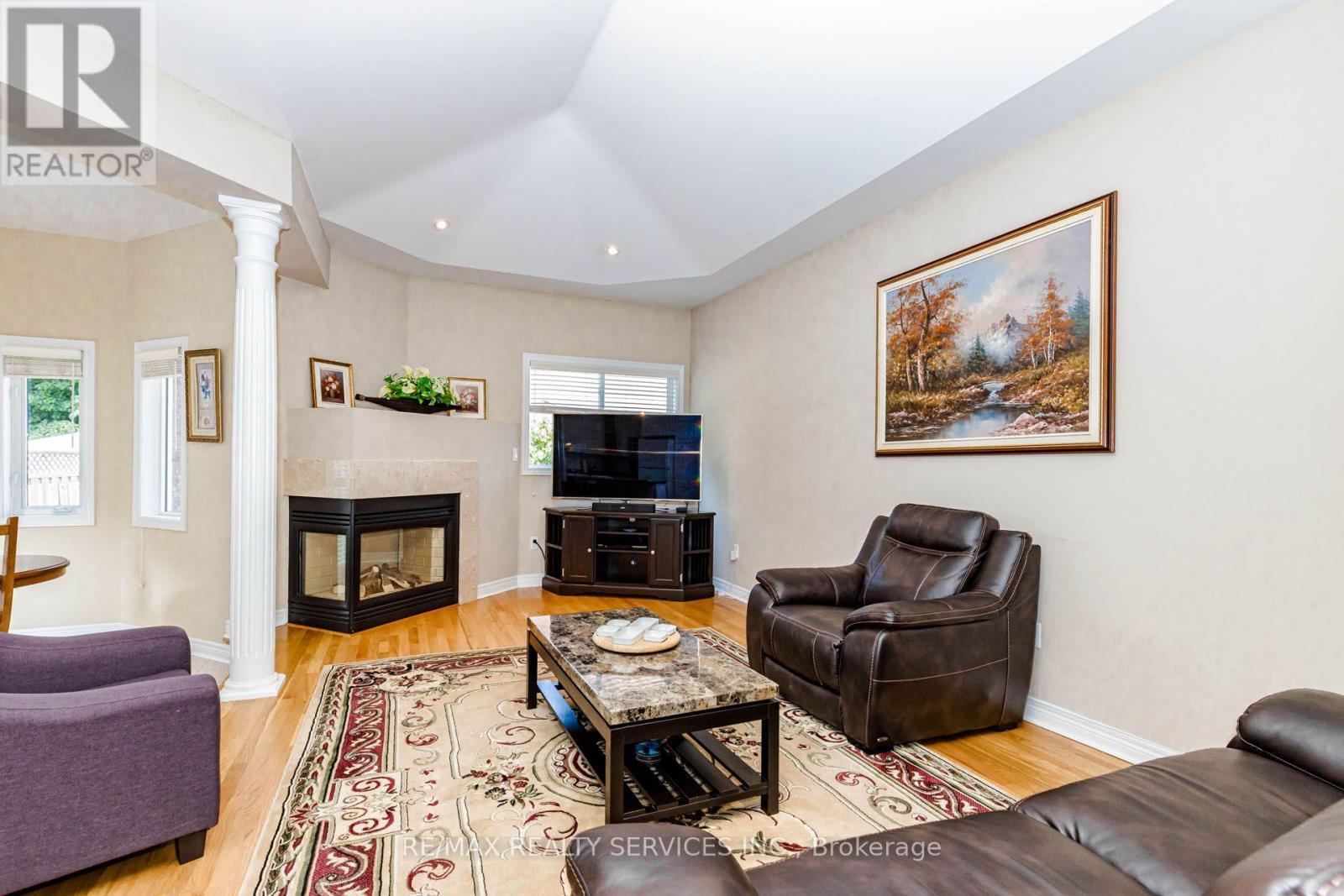 128 Valleywood Boulevard, Caledon, ON - Indoor Photo Showing Living Room With Fireplace