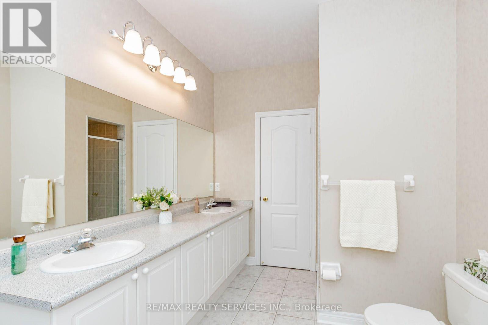 128 Valleywood Boulevard, Caledon, ON - Indoor Photo Showing Bathroom