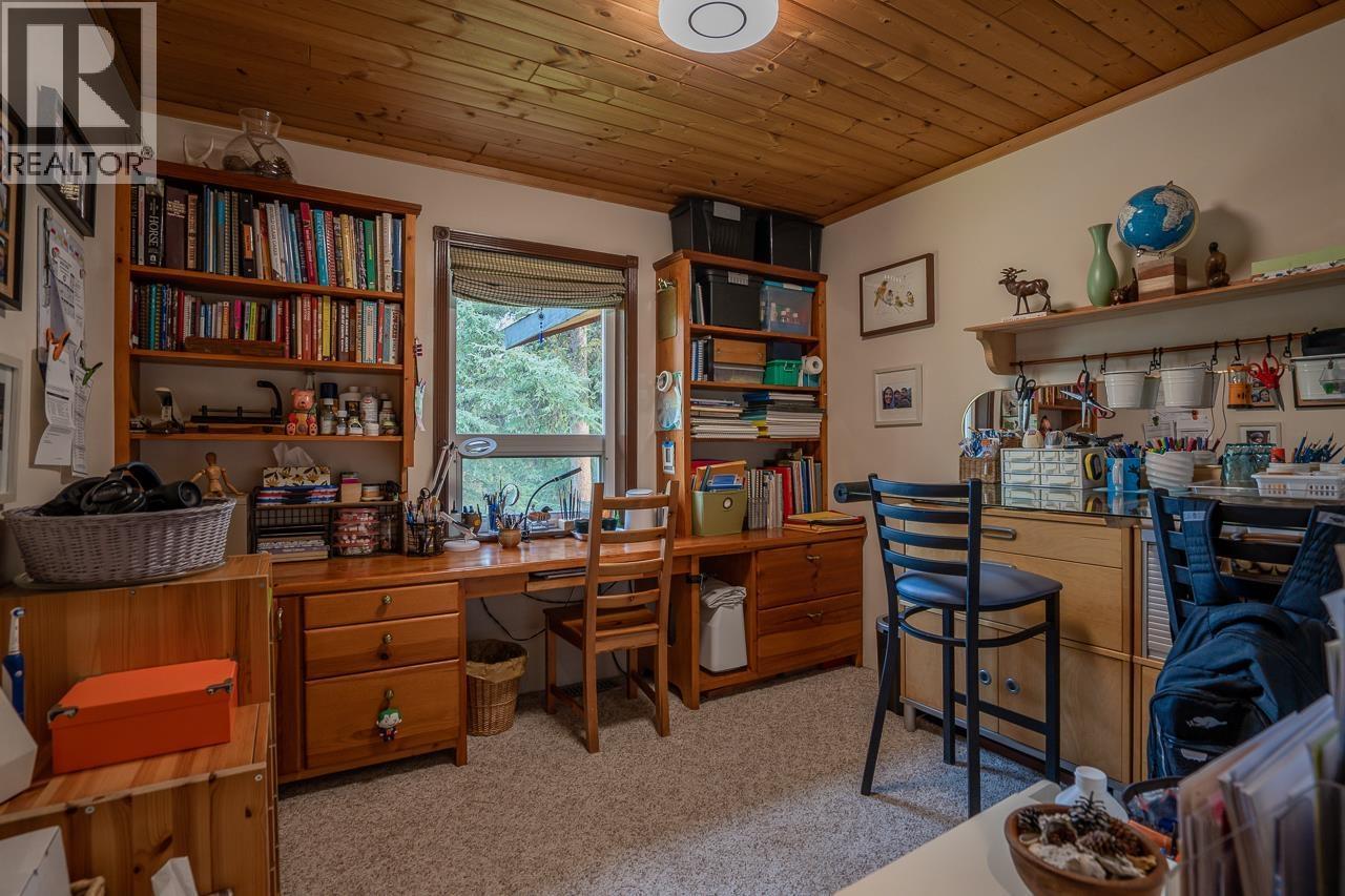 6650 Ryall Road, Lone Butte, BC - Indoor Photo Showing Office