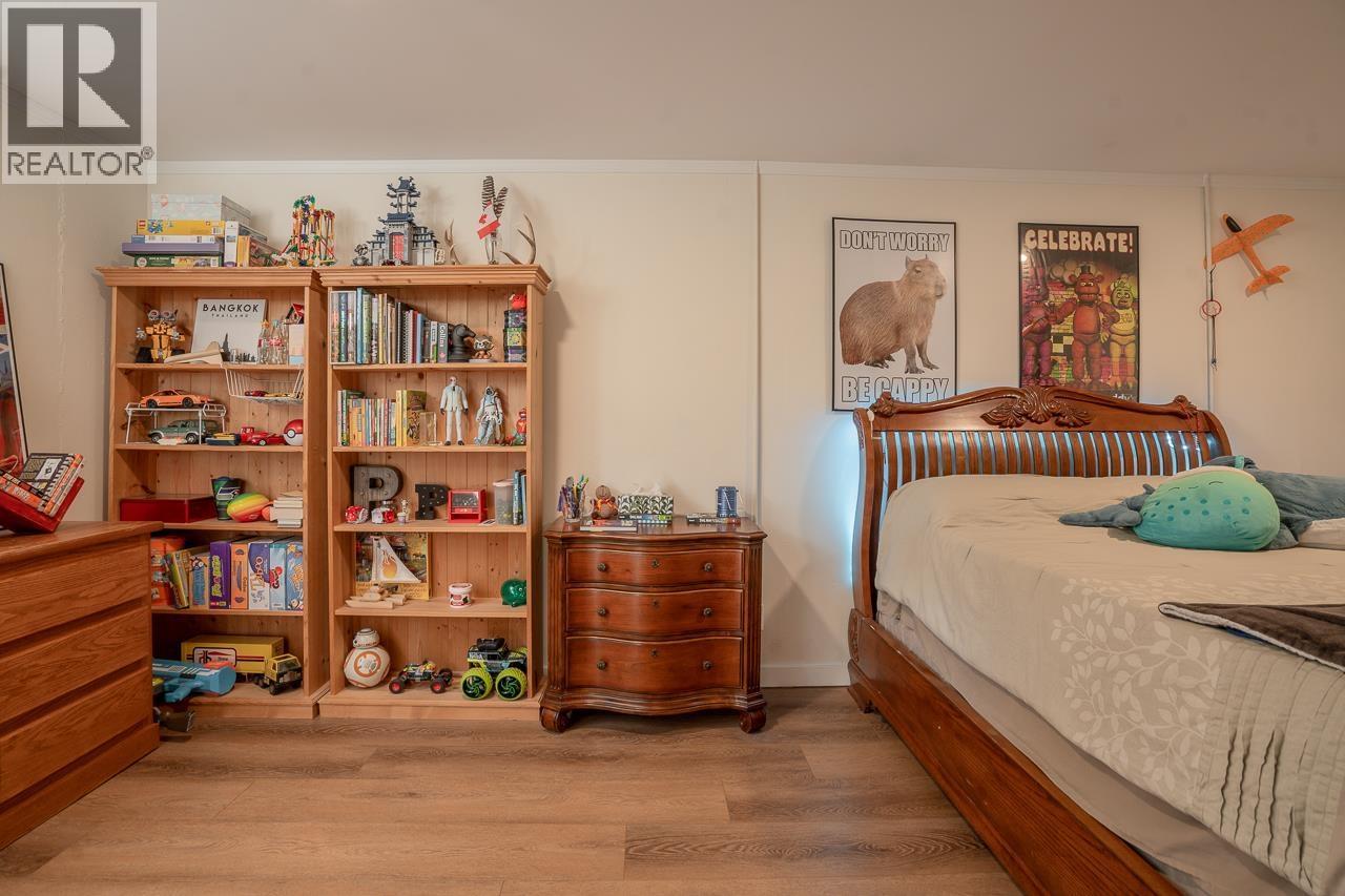 6650 Ryall Road, Lone Butte, BC - Indoor Photo Showing Bedroom