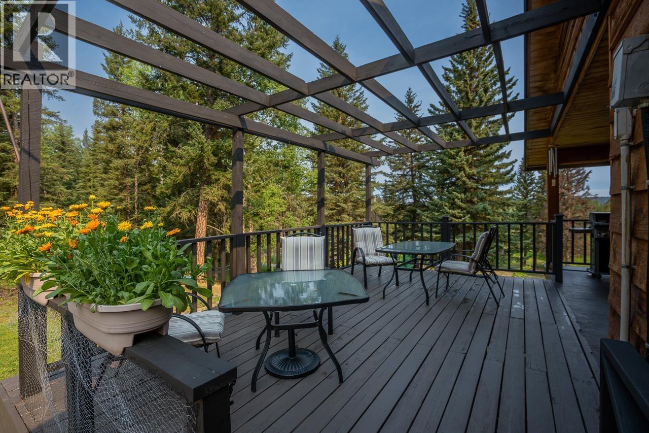 6650 Ryall Road, Lone Butte, BC - Outdoor With Deck Patio Veranda With Exterior