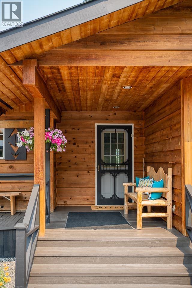 6650 Ryall Road, Lone Butte, BC - Outdoor With Exterior
