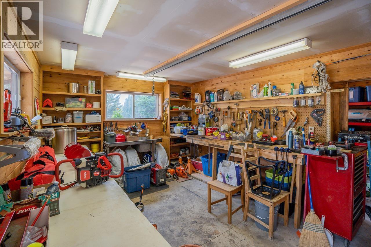 6650 Ryall Road, Lone Butte, BC - Indoor