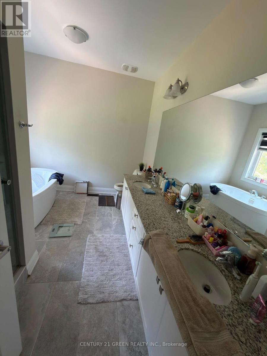 Main - 71 Eberly Woods Drive, Caledon, ON - Indoor Photo Showing Bathroom