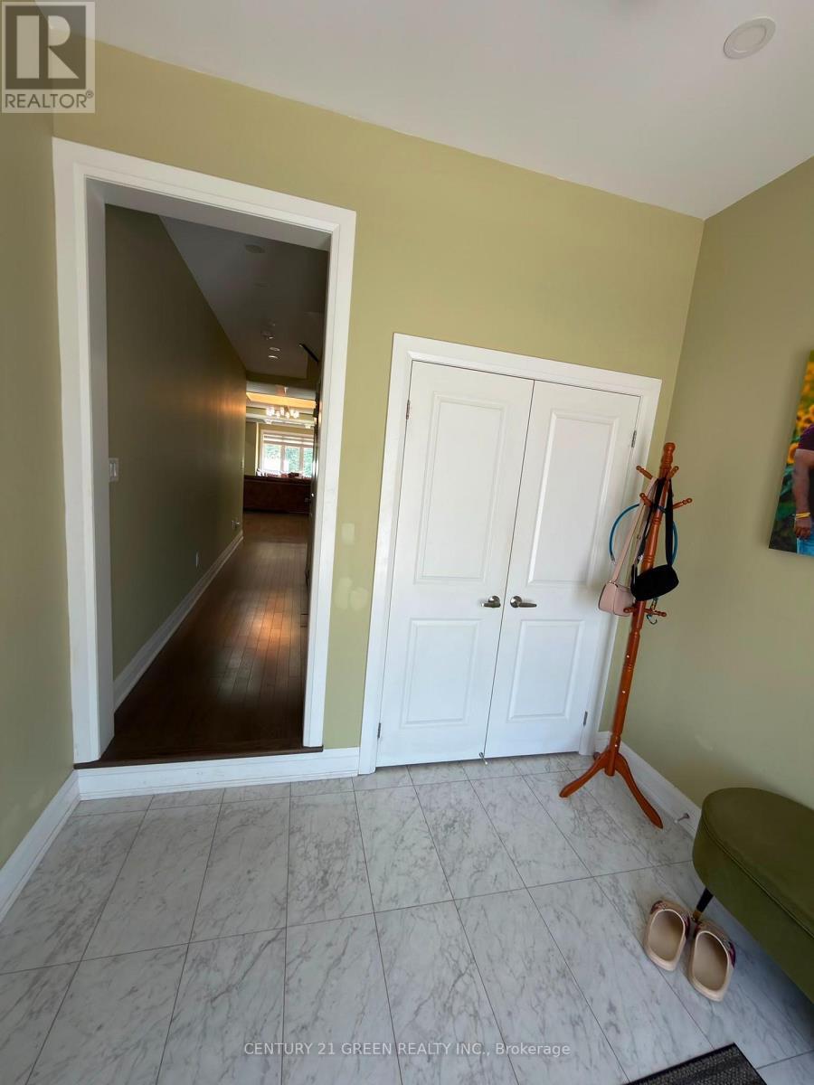 Main - 71 Eberly Woods Drive, Caledon, ON - Indoor Photo Showing Other Room