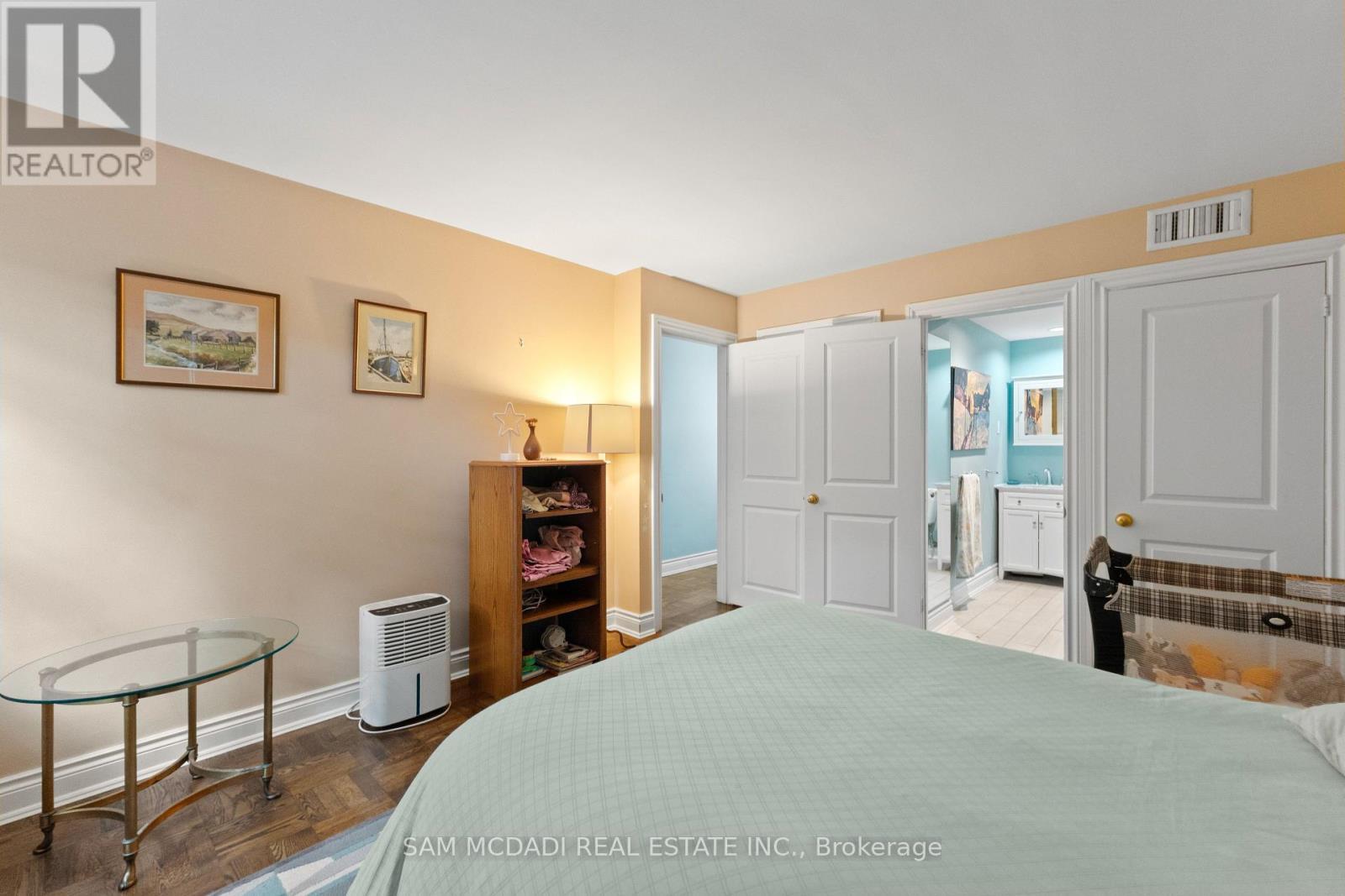 461 Temagami Crescent, Mississauga, ON - Indoor Photo Showing Bedroom