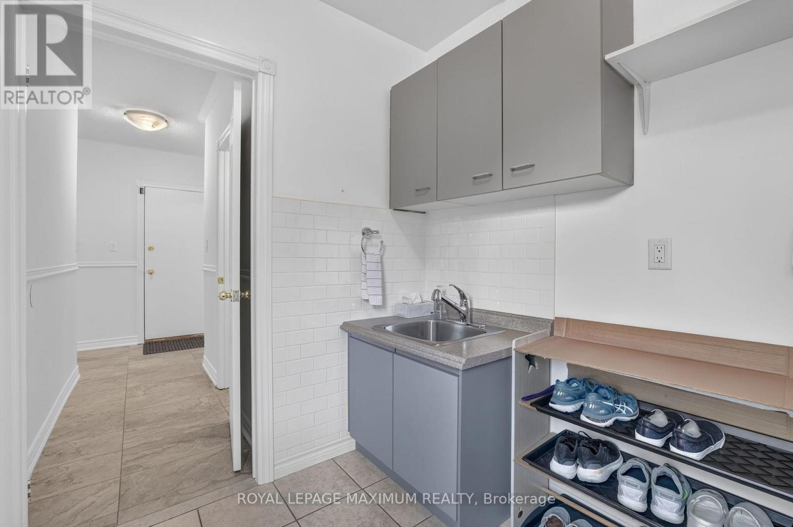 33 Whitburn Crescent, Vaughan, ON - Indoor