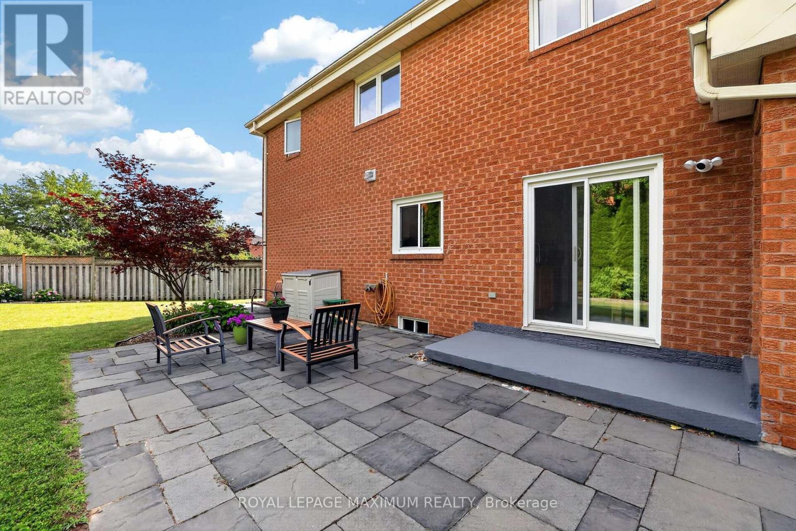 33 Whitburn Crescent, Vaughan, ON - Outdoor With Exterior
