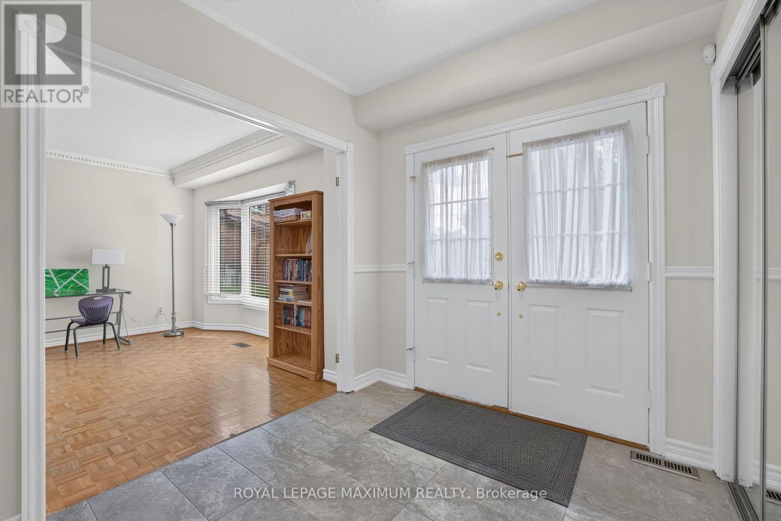 33 Whitburn Crescent, Vaughan, ON - Indoor Photo Showing Other Room