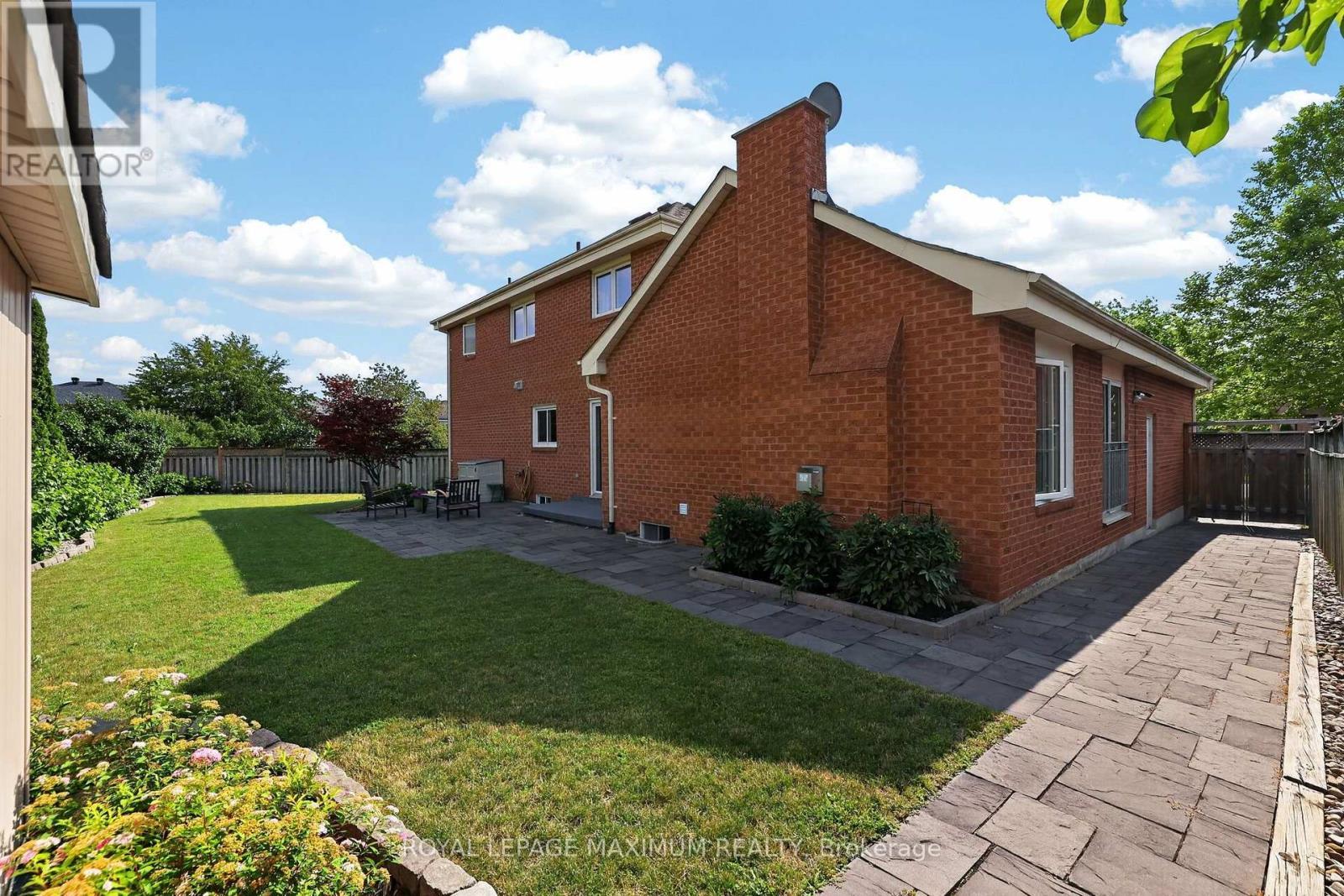 33 Whitburn Crescent, Vaughan, ON - Outdoor With Exterior