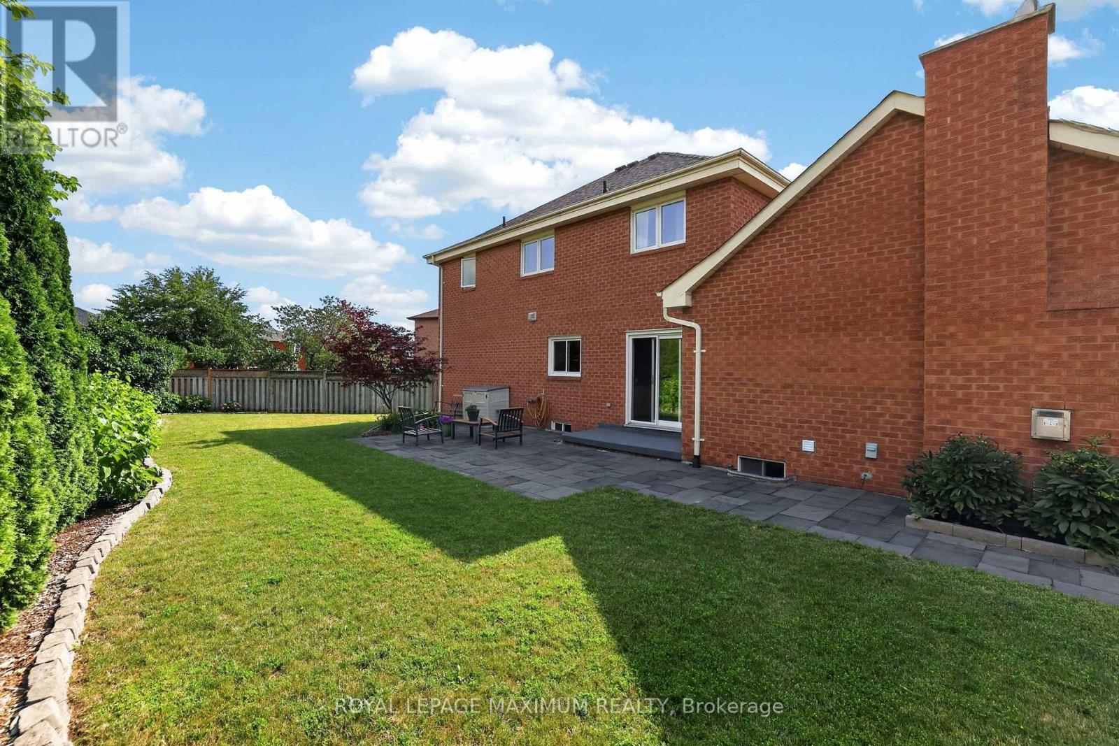 33 Whitburn Crescent, Vaughan, ON - Outdoor